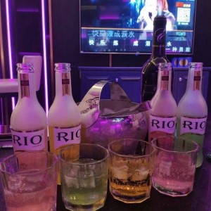 陌陌招聘文案（探索未知，邂逅职场——陌陌招聘新视角）