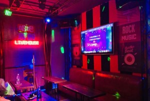杭州上城区采荷街道附近酒吧招聘现场DJ,可以兼职吗？
