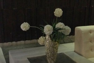 杭州钱塘区新湾街道附近酒吧招聘商务接待,交五险一金吗？