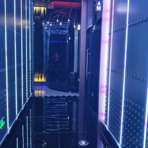 杭州翻台高的ktv招聘包厢服务员,服装和形象要求是怎样的？
