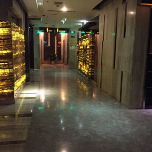 杭州什么地方有ktv招聘酒水销售员,过年放假吗？