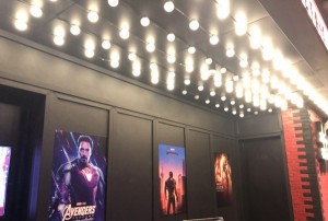万庭酒店前台招聘要求条件（万庭酒店招聘前台岗位所需资格与条件）