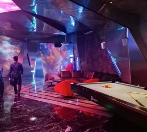 杭州知名的酒吧ktv招聘商务接待,工作环境和氛围如何？