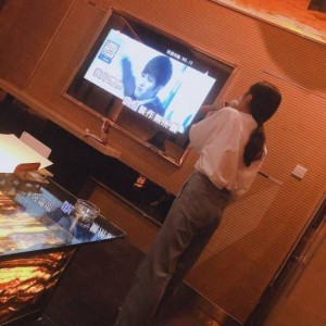 杭州富阳区里山镇附近夜总会招聘包厢管家,交五险一金吗？