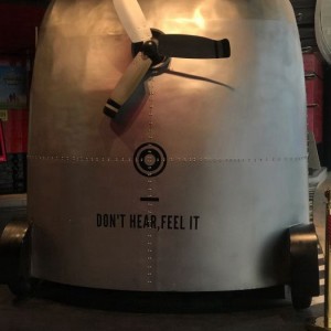 杭州滨江区长河街道附近ktv招聘酒水促销员,有没有年龄限制_